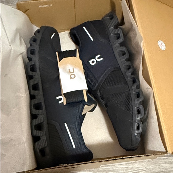 On Running Men's Dark Athletic Shoes - Picture 10 of 10